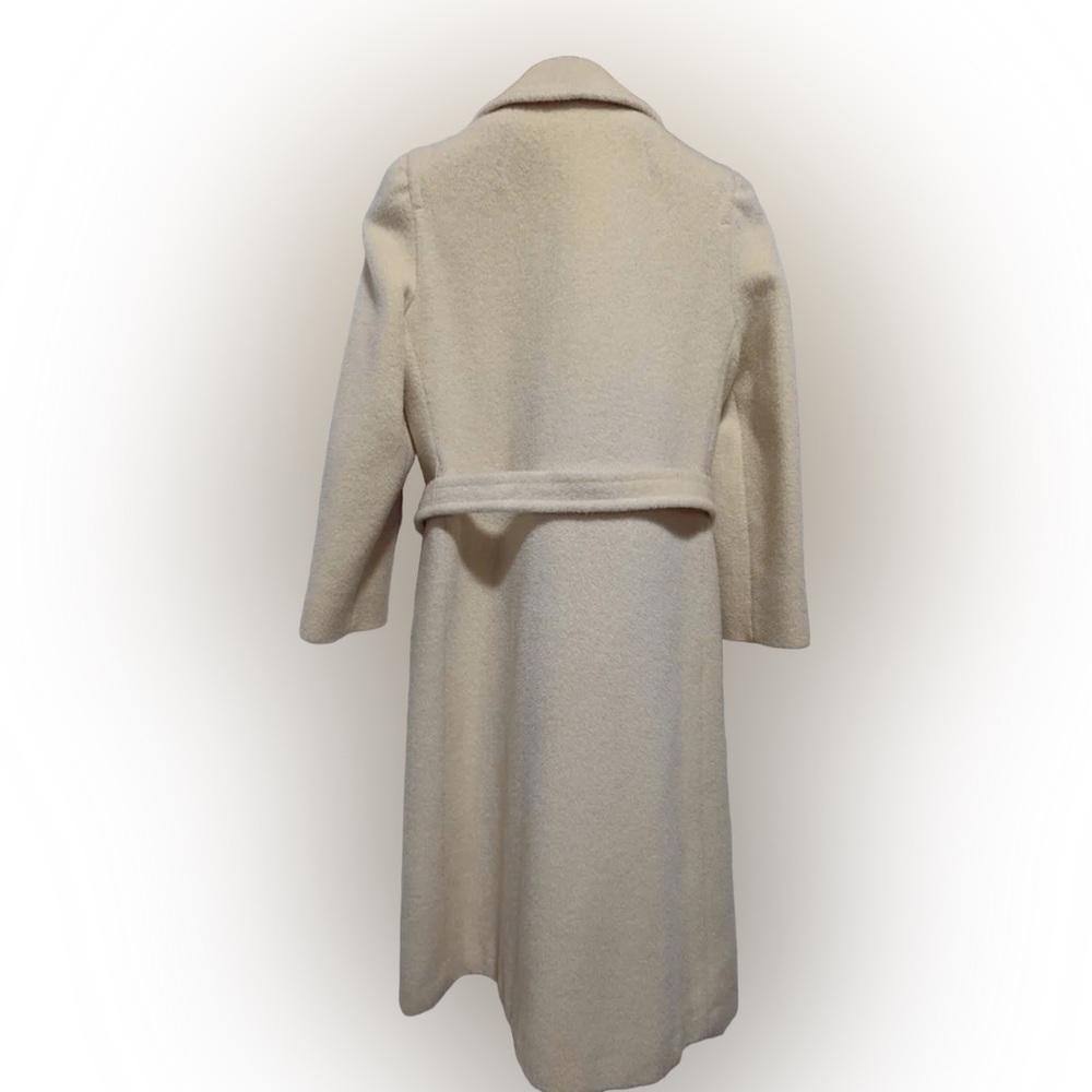 Camel designer coat. Pristine condition with no defects. - Picture 5 of 9